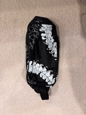 ALOHA Collection Black and White Floral Travel Organizer